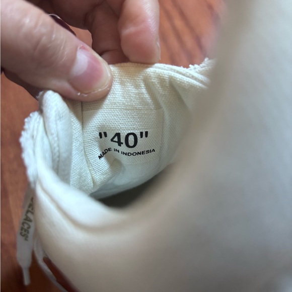 Off-White™ Low Vulcanized Canvas Sneaker White and Gray - Picture 9 of 12